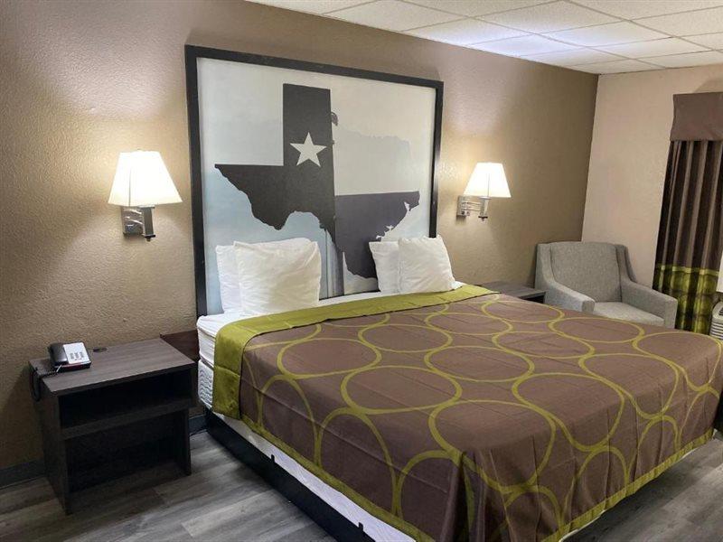 Super 8 By Wyndham Gainesville Tx Exterior photo