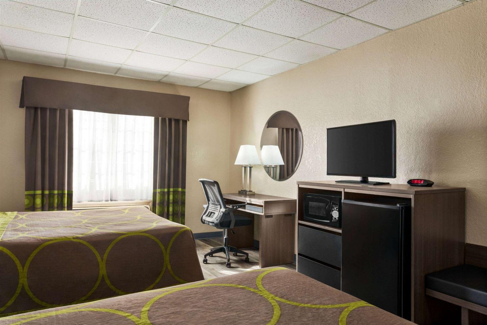Super 8 By Wyndham Gainesville Tx Exterior photo